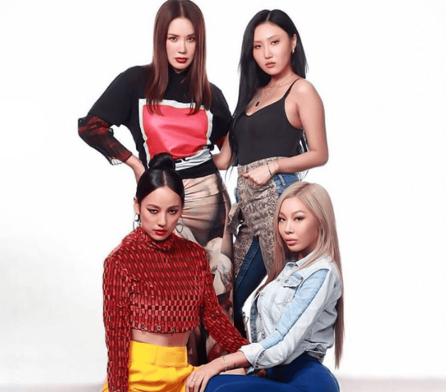 Jessi is also a member of four-member supergroup Refund Sisters