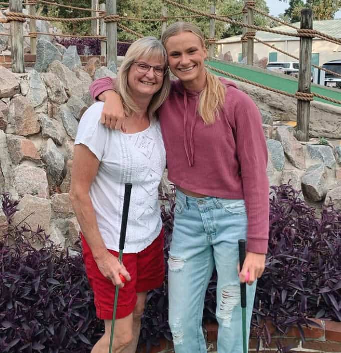 Katie Nageotte mother